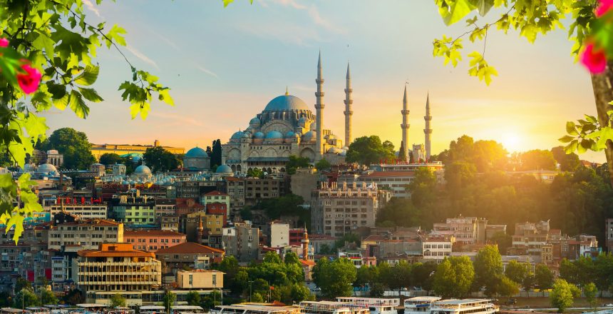 Sunset in Istanbul city with the view on Golden horn bay